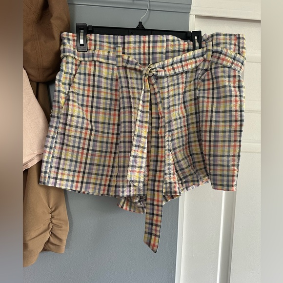 Like new: LOFT high waste paper bag shorts in plaid. Multicolored pattern. XL - Picture 2 of 4
